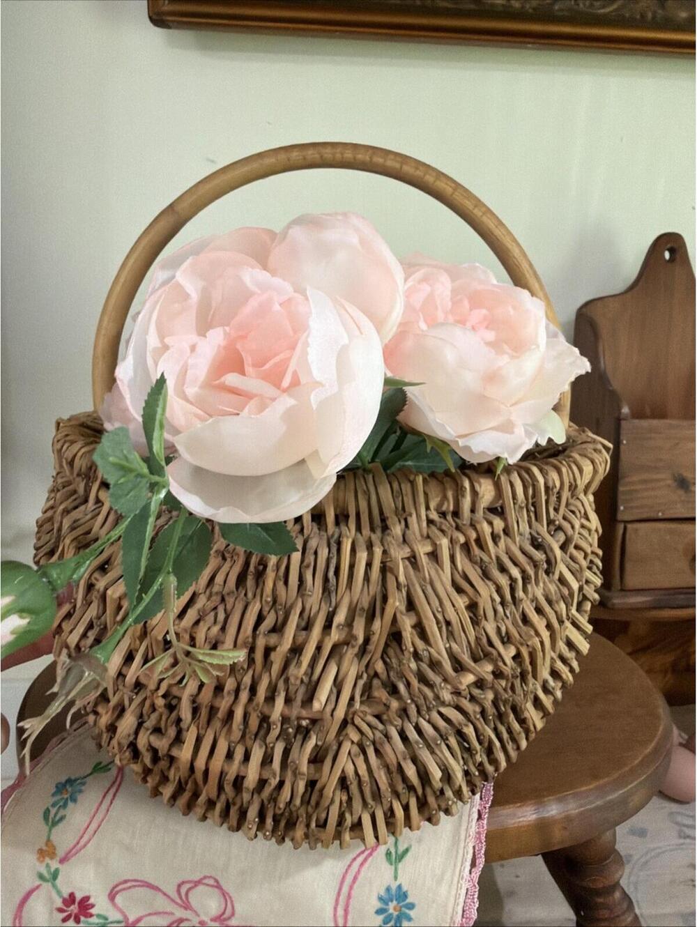 VTG Hand Woven Egg Gathering Butt Buttocks Basket Rustic Farmhouse Cottage 12” - Picture 3 of 9